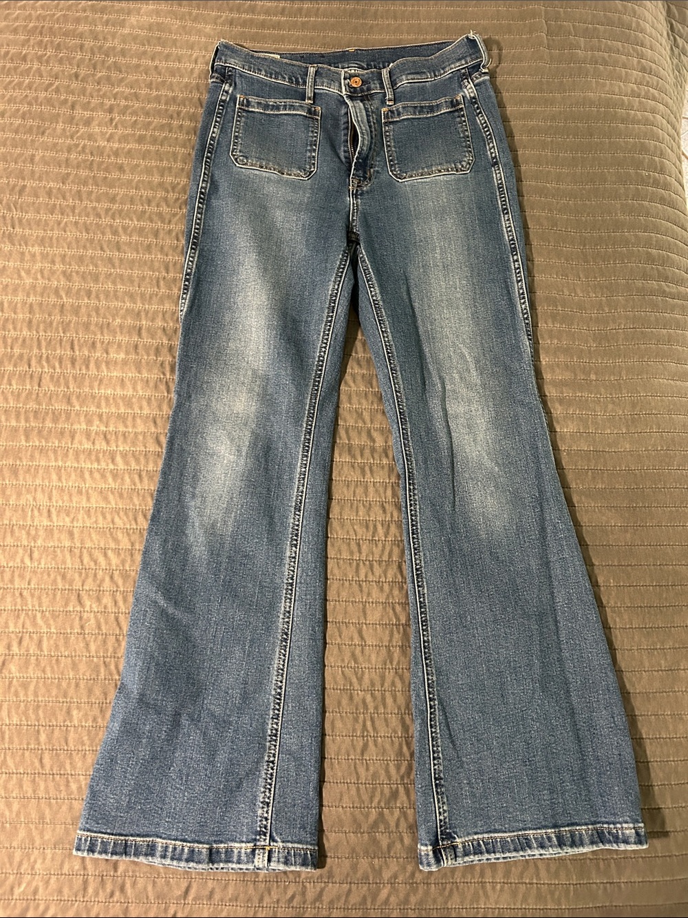 Gap Women’s Blue Flare Jeans - Classic Mid Wash